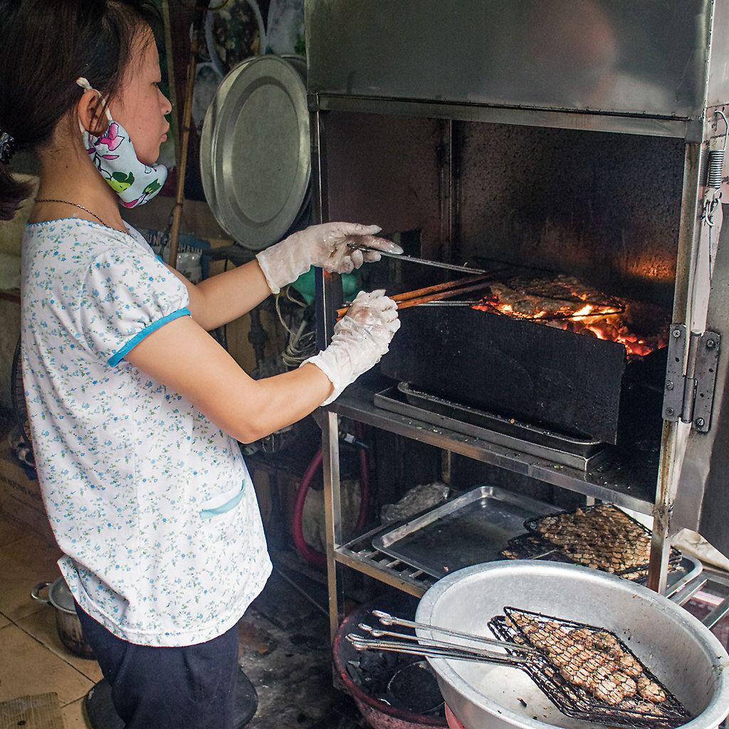 Bún Chả in Hanoi: What It Is, How to Eat It, and What It Should Cost (2026)