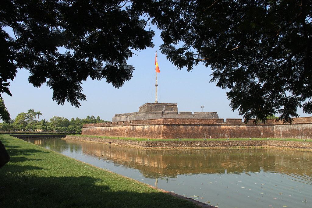 Hanoi to Huế: Flight, Overnight Train or Sleeper Bus? Times and Trade-Offs