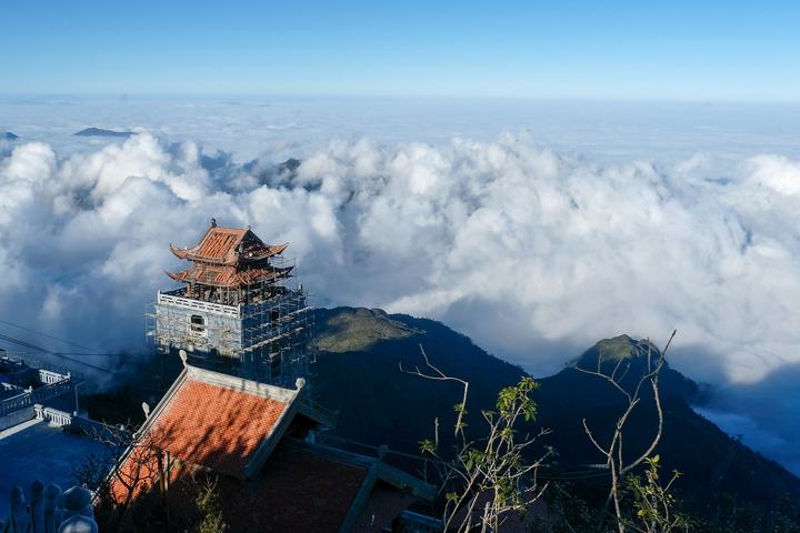 Sapa in November and December: Cold, Clouds and What to Pack